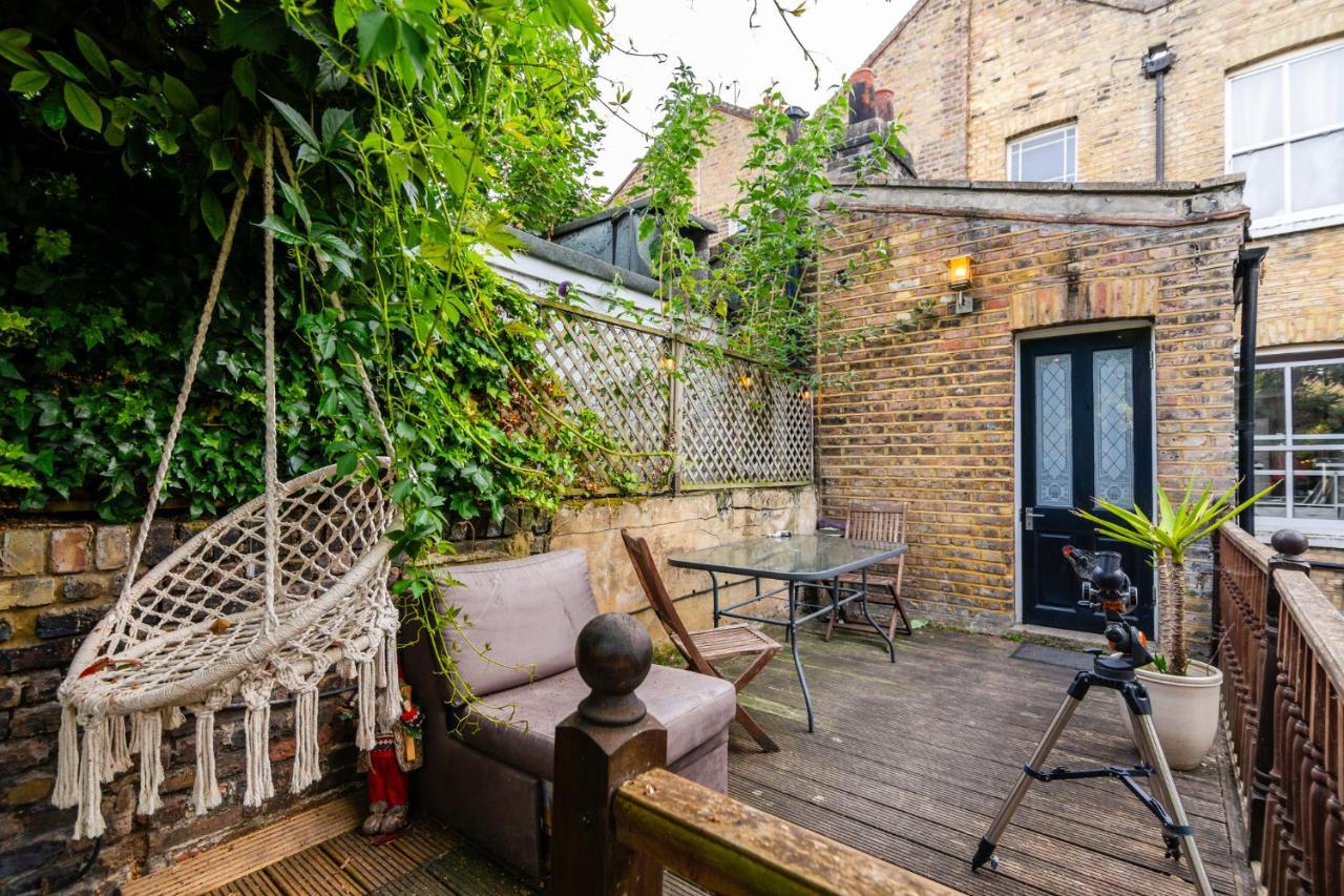 Double Room W/Projector & Garden Hot Tub London Exterior photo