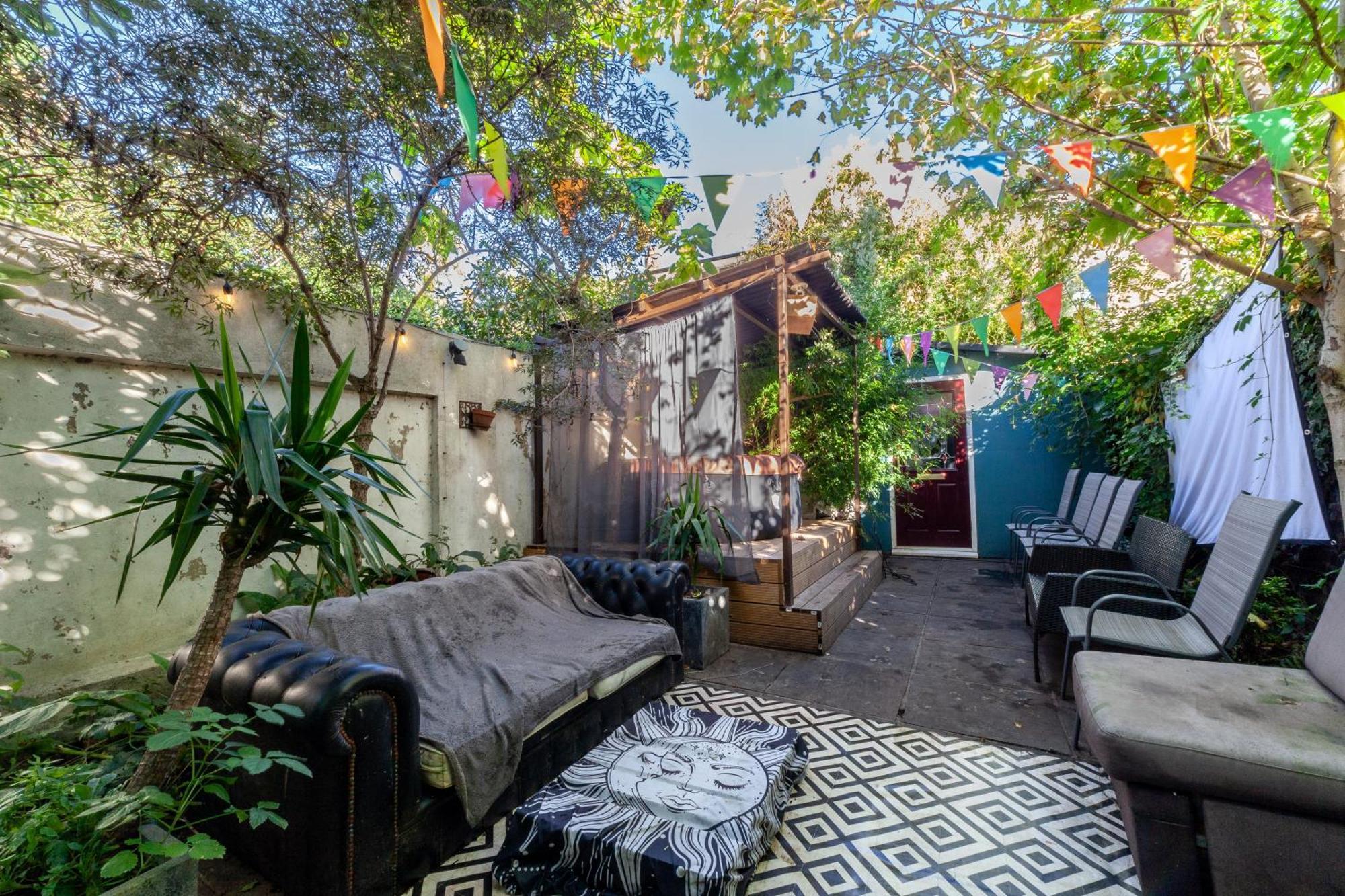 Double Room W/Projector & Garden Hot Tub London Exterior photo