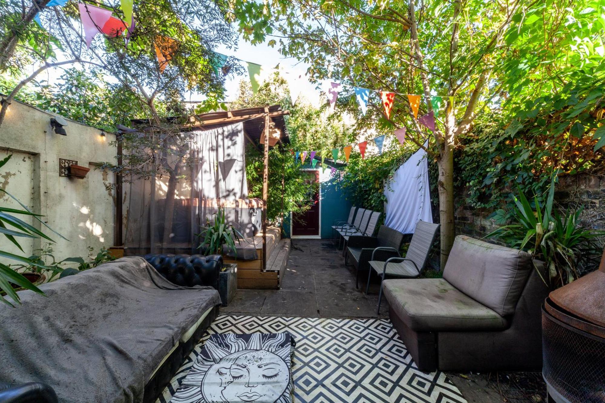 Double Room W/Projector & Garden Hot Tub London Exterior photo